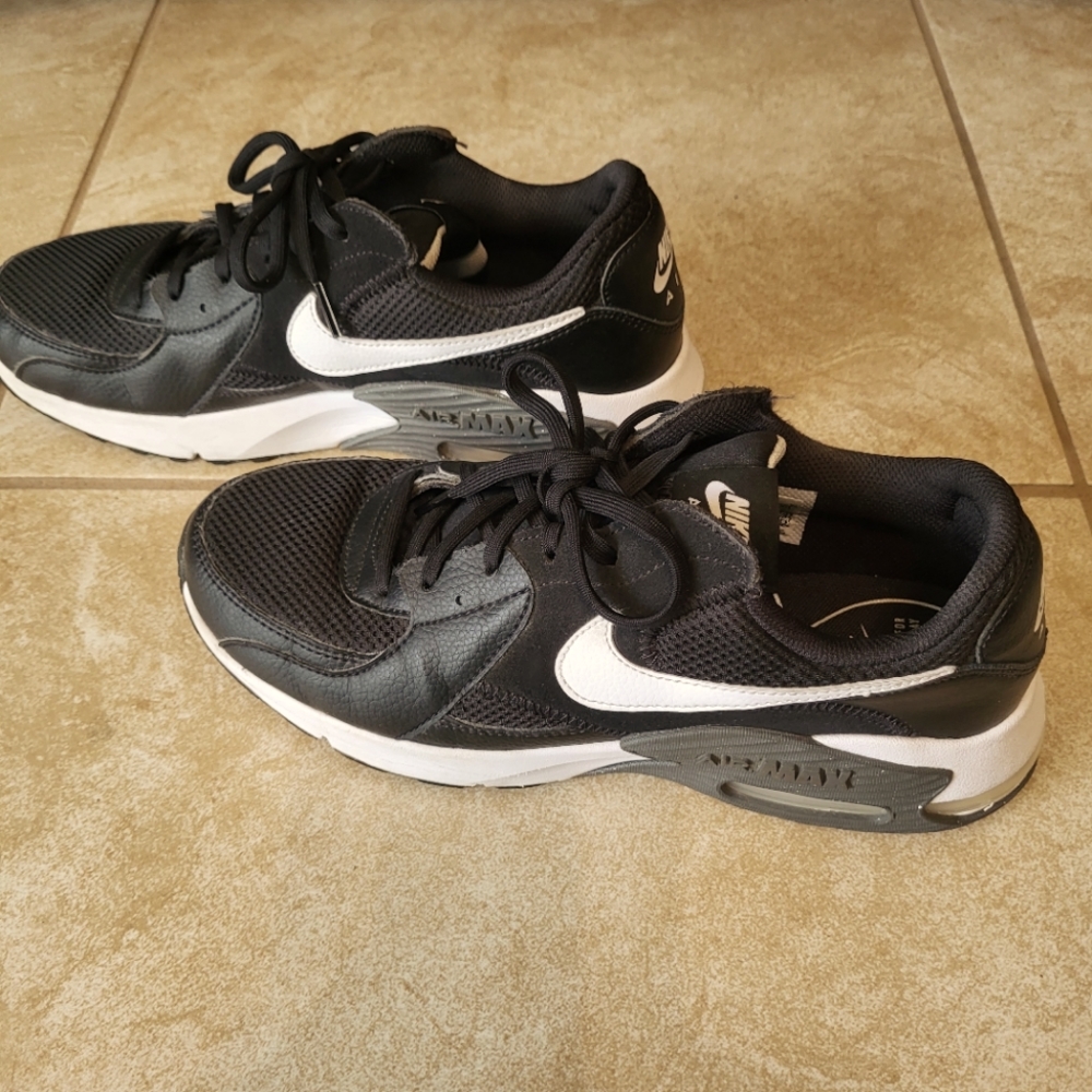 Nike Airmax Excee size 9